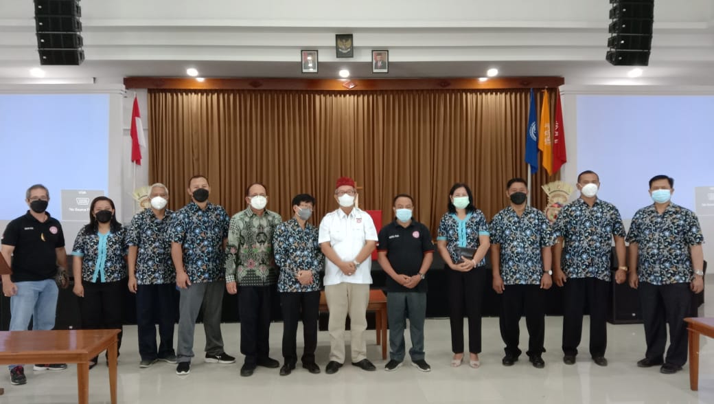 Dhyana Pura Serahkan Bantuan Kepada Korban Badai Siklon Seroja
