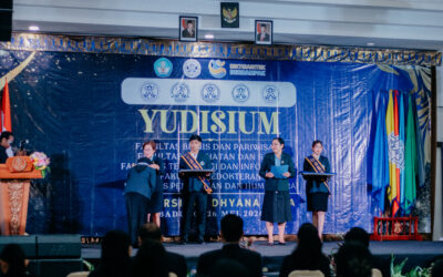 UNDHIRA GELAR YUDISIUM BERSAMA, LEPAS 42 CALON WISUDAWAN DARI LIMA FAKULTAS